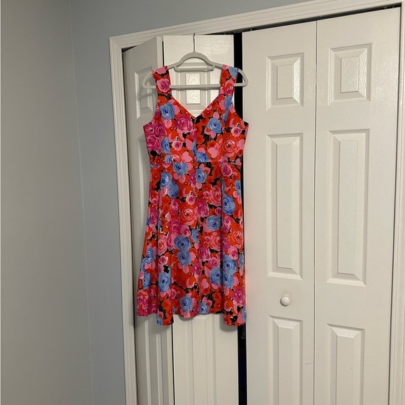 Madison Studio Flower Dress - Picture 12 of 12